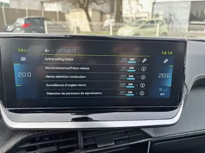 Photo 19 Peugeot 2008  Electrique 136 ch