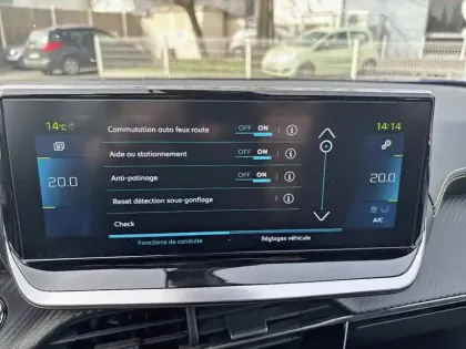 Photo 17 Peugeot 2008  Electrique 136 ch