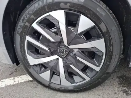 Photo 12 Peugeot 208  Hybrid 110 ch e-DCS6