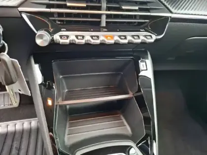 Photo 19 Peugeot 208  Hybrid 110 ch e-DCS6