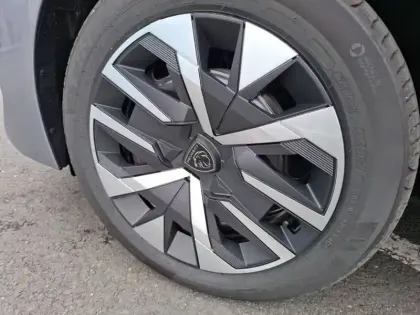 Photo 12 Peugeot 208  Hybrid 110 ch e-DCS6