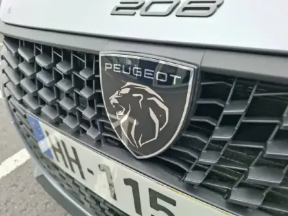 Photo 53 Peugeot 208  Hybrid 110 ch e-DCS6