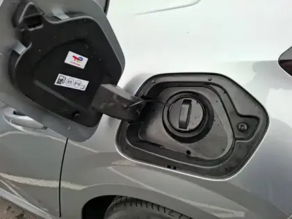 Photo 51 Peugeot 208  Hybrid 110 ch e-DCS6