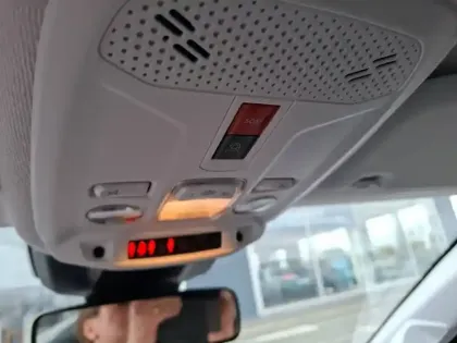 Photo 47 Peugeot 208  Hybrid 110 ch e-DCS6