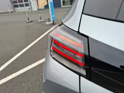 Photo 43 Peugeot 208  Hybrid 110 ch e-DCS6