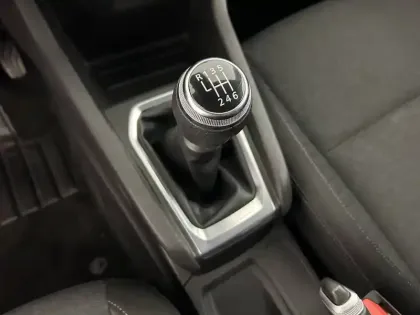 Photo 43 Renault Clio Gén. V (BJA) Ph1 Business 5