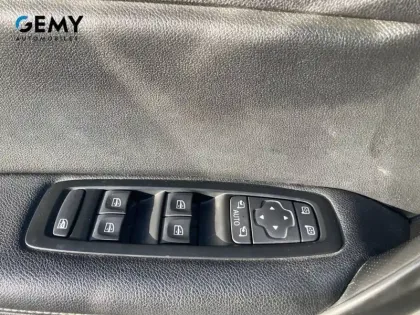 Photo 12 Renault Megane Mégane IV Estate Blue dCi 115