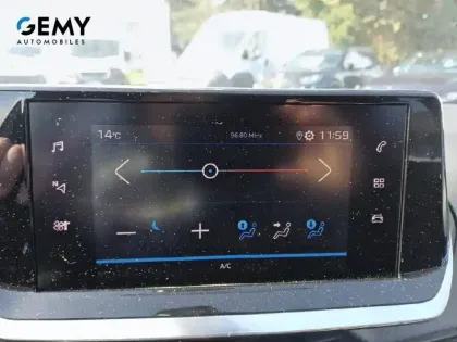 Photo 15 Peugeot 208  PureTech 75 S&S BVM5