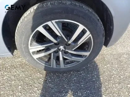 Photo 10 Peugeot 208  PureTech 75 S&S BVM5