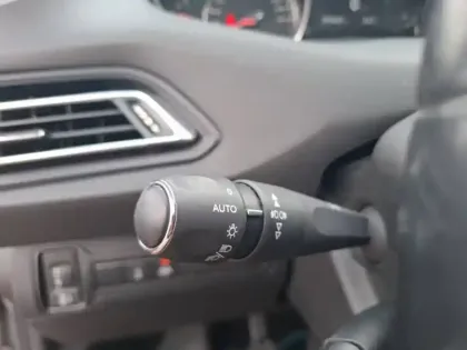 Photo 26 Peugeot 308  1.6 BlueHDi 100ch S&S BVM5