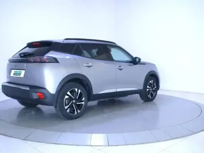 Photo 58 Peugeot 2008  Electrique 136 ch