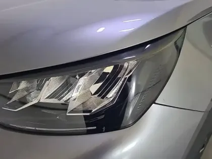 Photo 103 Peugeot 2008  Electrique 136 ch