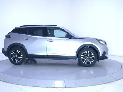 Photo 57 Peugeot 2008  Electrique 136 ch