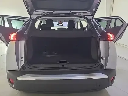 Photo 59 Peugeot 2008  Electrique 136 ch