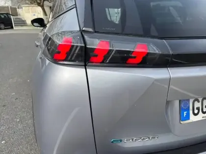 Photo 16 Peugeot 2008  Electrique 136 ch