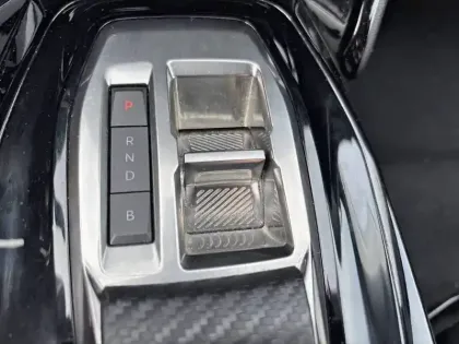 Photo 13 Peugeot 2008  Electrique 136 ch