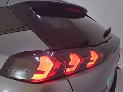 Photo 36 Peugeot 2008 Gén. II Ph1 NG Allure 5