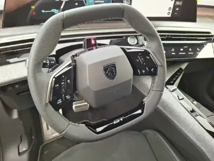 Photo 8 Peugeot 3008  Electrique 210 ch 73 kWh