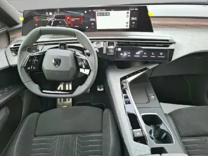 Photo 38 Peugeot 3008  Electrique 210 ch 73 kWh