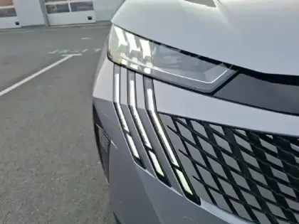 Photo 15 Peugeot 3008  Electrique 210 ch 73 kWh