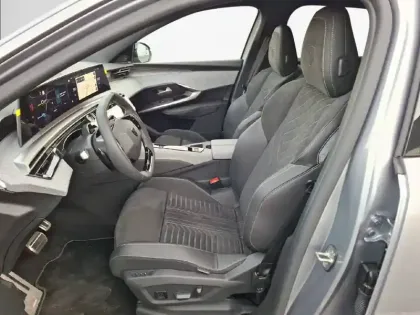 Photo 41 Peugeot 3008  Electrique 210 ch 73 kWh