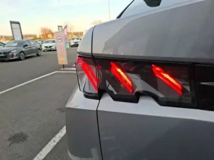 Photo 16 Peugeot 3008  Electrique 210 ch 73 kWh