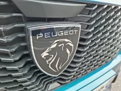 Photo 45 Peugeot 2008  Hybrid 110 e-DCS6