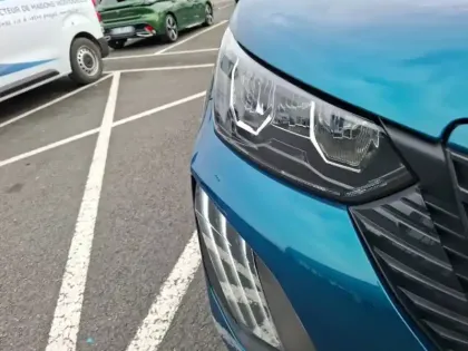 Photo 38 Peugeot 2008  Hybrid 110 e-DCS6