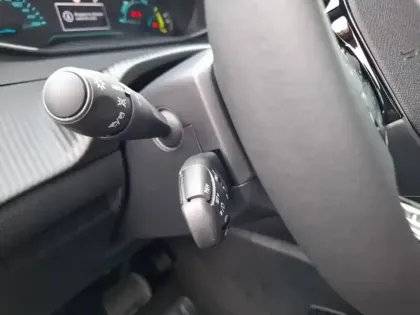 Photo 40 Peugeot 2008  Hybrid 110 e-DCS6