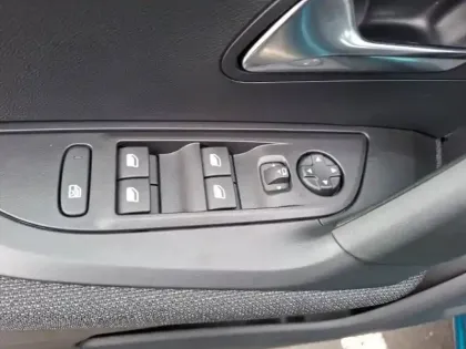 Photo 14 Peugeot 2008  Hybrid 110 e-DCS6