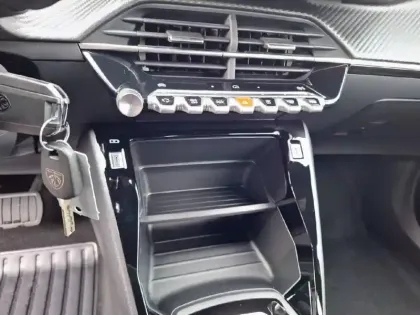 Photo 41 Peugeot 2008  Hybrid 110 e-DCS6