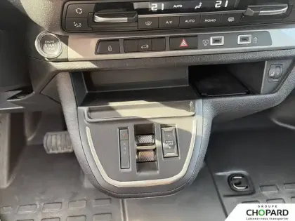 Photo 20 Opel Vivaro  FGN SPORTIVE DIESEL 180 CH M AUTOMATIQUE