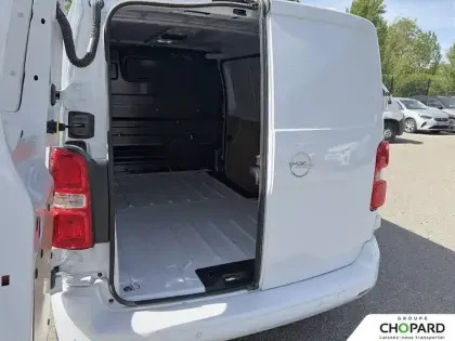 Photo 24 Opel Vivaro  FGN SPORTIVE DIESEL 180 CH M AUTOMATIQUE