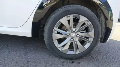 Photo 11 Peugeot 208  Electrique 50 kWh 136ch