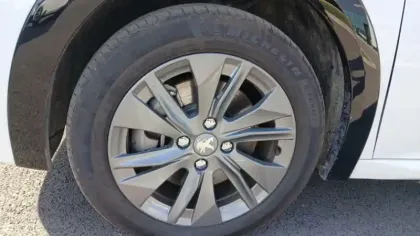 Photo 12 Peugeot 208  Electrique 50 kWh 136ch