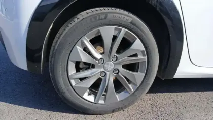 Photo 14 Peugeot 208  Electrique 50 kWh 136ch