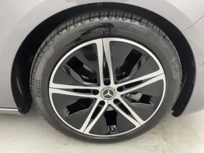 Photo 12 Mercedes Classe A  180 d 8G-DCT