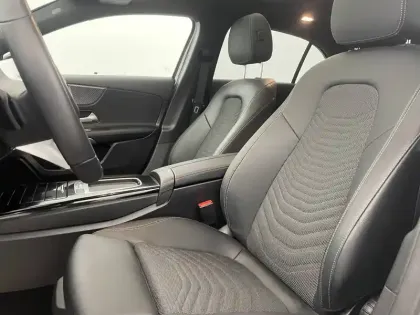 Photo 48 Mercedes Classe A  180 d 8G-DCT