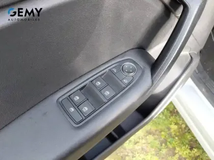 Photo 14 Renault Captur  E-Tech full hybrid 145