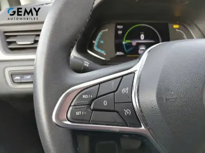 Photo 17 Renault Captur  E-Tech full hybrid 145