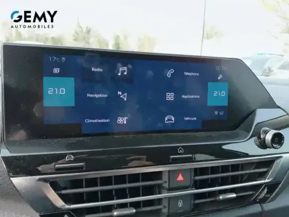 Photo 13 Citroën C4 e- 136 ch Automatique