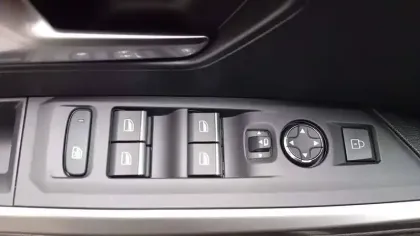 Photo 39 Peugeot 5008  Hybrid 145 ch e-DCS6