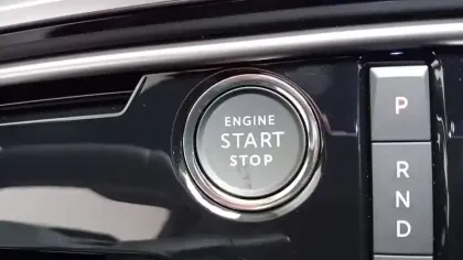 Photo 70 Peugeot 5008  Hybrid 145 ch e-DCS6