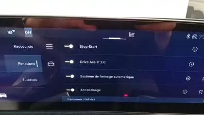 Photo 27 Peugeot 5008  Hybrid 145 ch e-DCS6