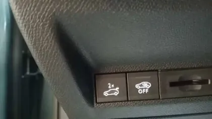 Photo 37 Peugeot 5008  Hybrid 145 ch e-DCS6