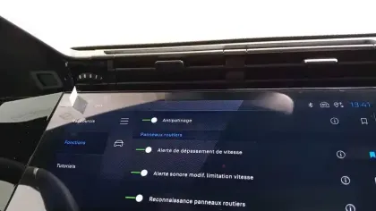 Photo 28 Peugeot 408  Electrique 58 kWh 210 ch