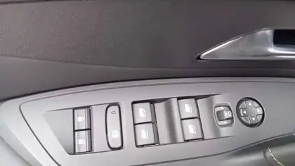 Photo 74 Peugeot 408  Electrique 58 kWh 210 ch