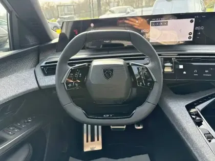 Photo 56 Peugeot 5008  Hybrid 145 ch e-DCS6