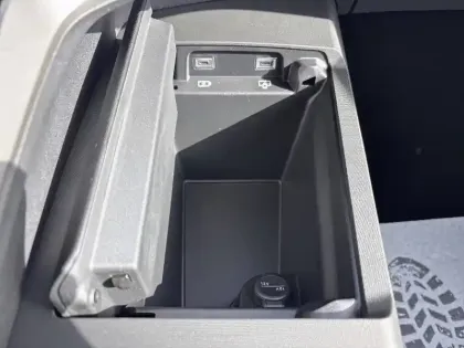 Photo 44 Peugeot 5008  Hybrid 145 ch e-DCS6