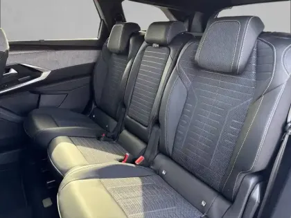 Photo 59 Peugeot 5008  Hybrid 145 ch e-DCS6